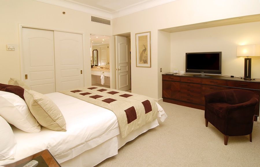 ホテル Nh コレクション プラザ サンティアゴ 部屋 写真 A bedroom at the hotel