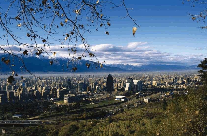 ホテル Nh コレクション プラザ サンティアゴ エクステリア 写真 View of Santiago skyline from the park