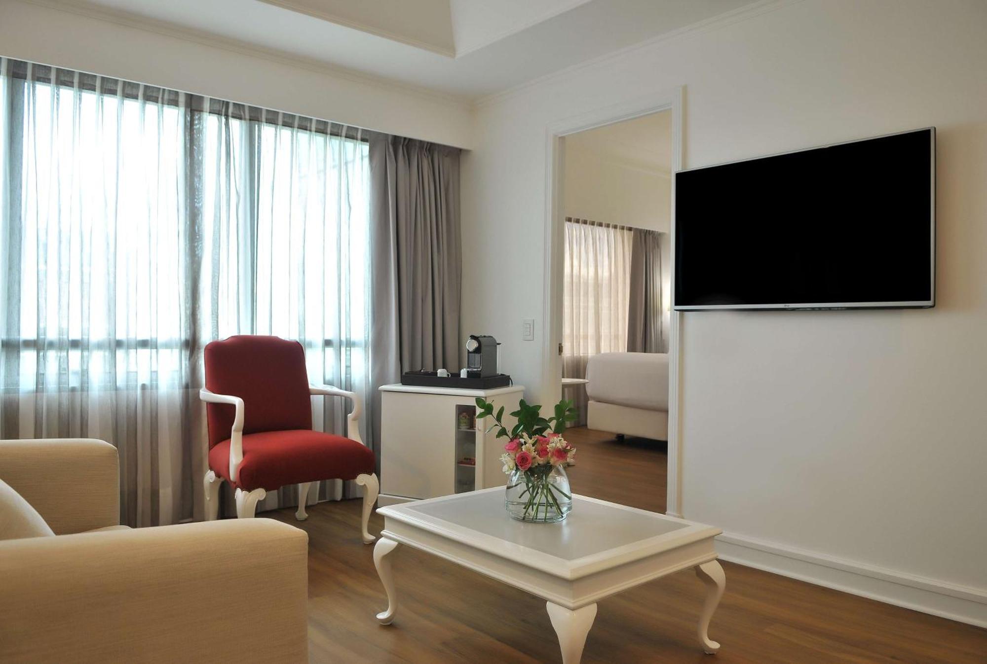 ホテル Nh コレクション プラザ サンティアゴ エクステリア 写真 A room at the hotel