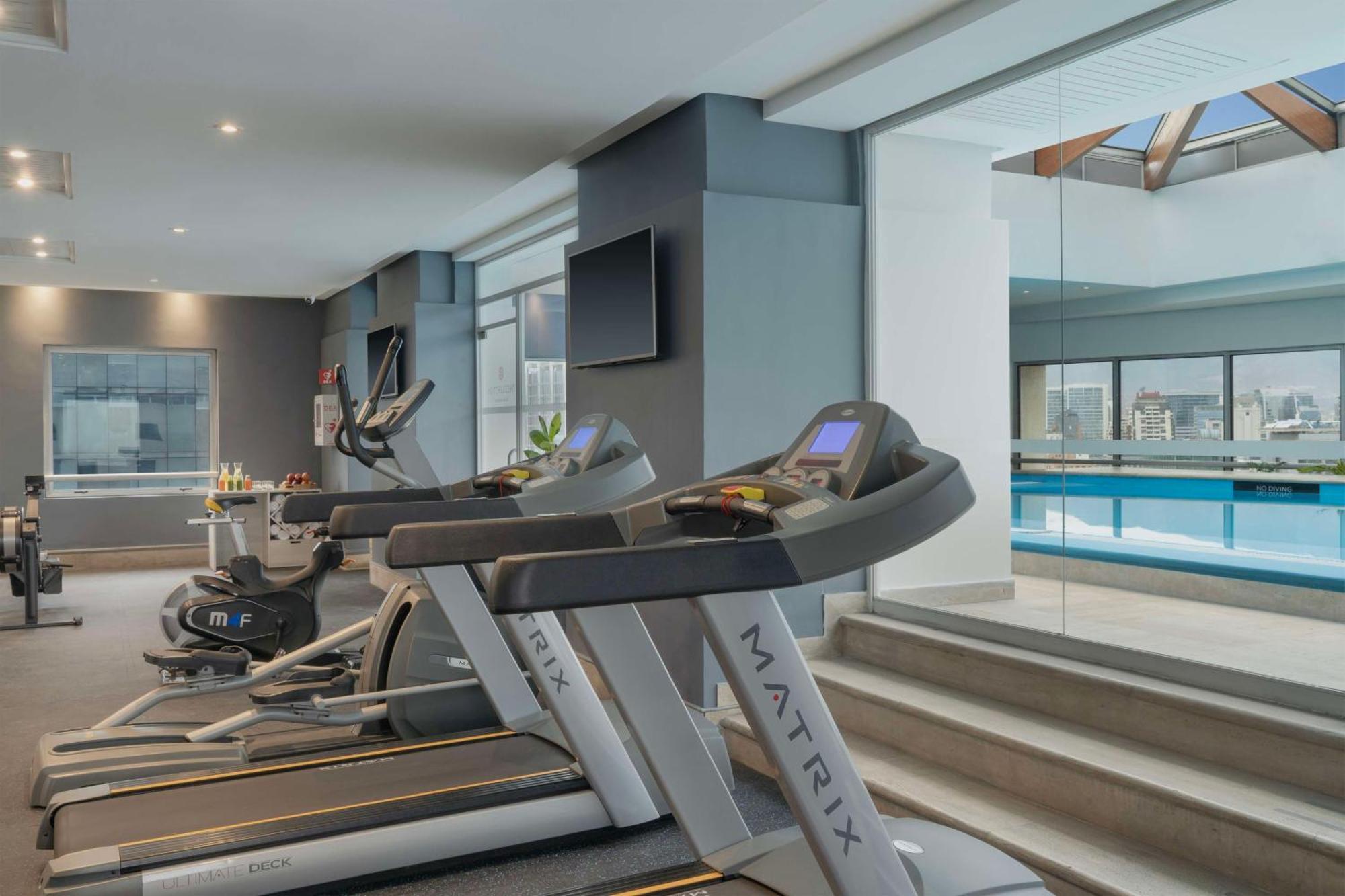 ホテル Nh コレクション プラザ サンティアゴ エクステリア 写真 The gym at the hotel
