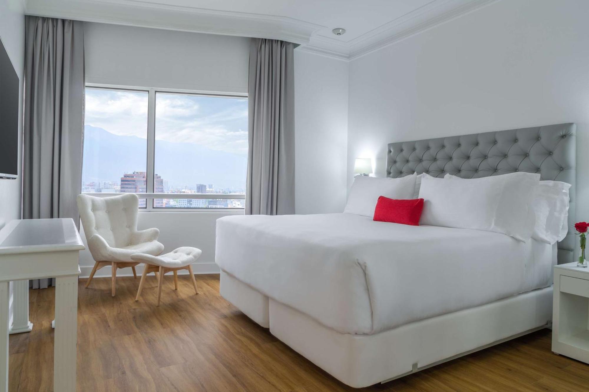 ホテル Nh コレクション プラザ サンティアゴ エクステリア 写真 A bedroom at the hotel