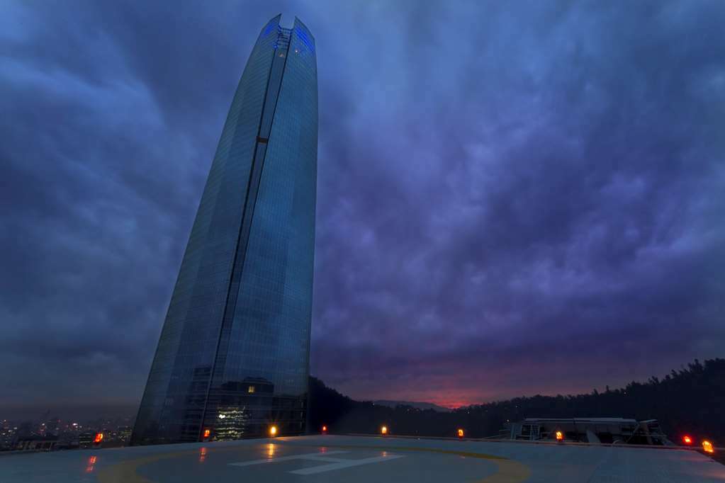 ホテル Nh コレクション プラザ サンティアゴ エクステリア 写真 The tower at night